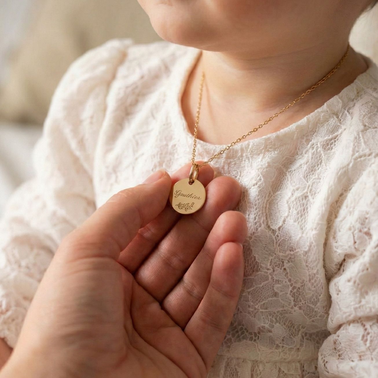 Collana battesimo nome e ramo di foglie