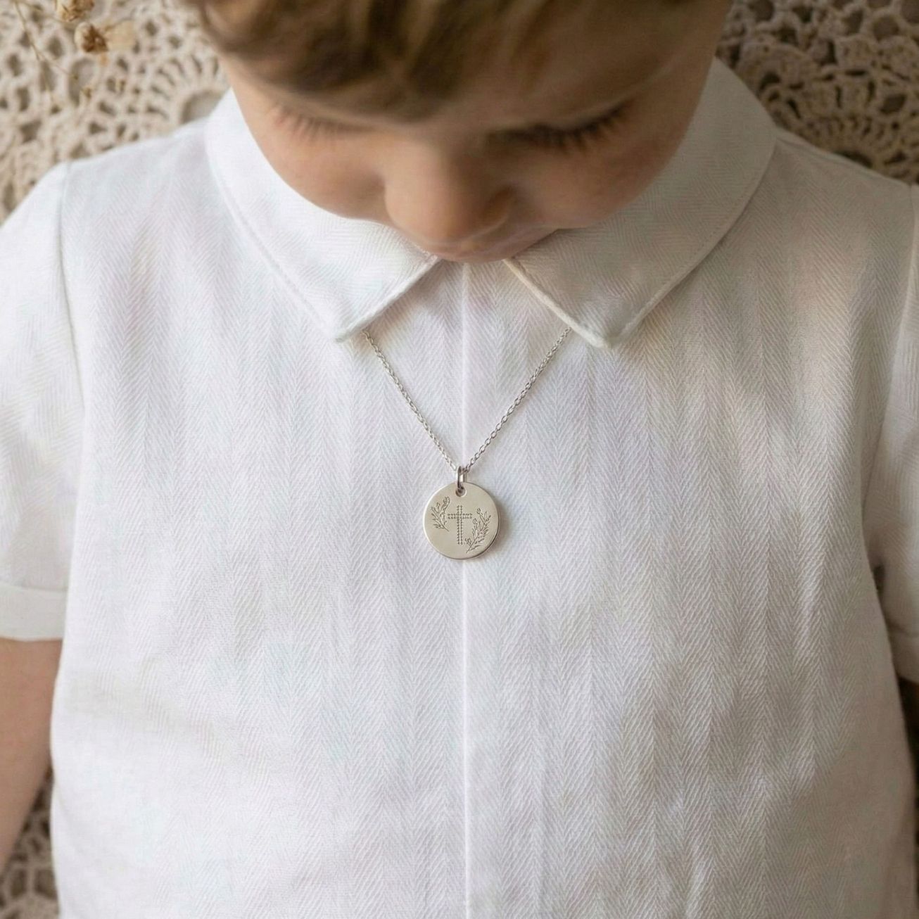 Medaglietta battesimo argento 925 croce e foglie