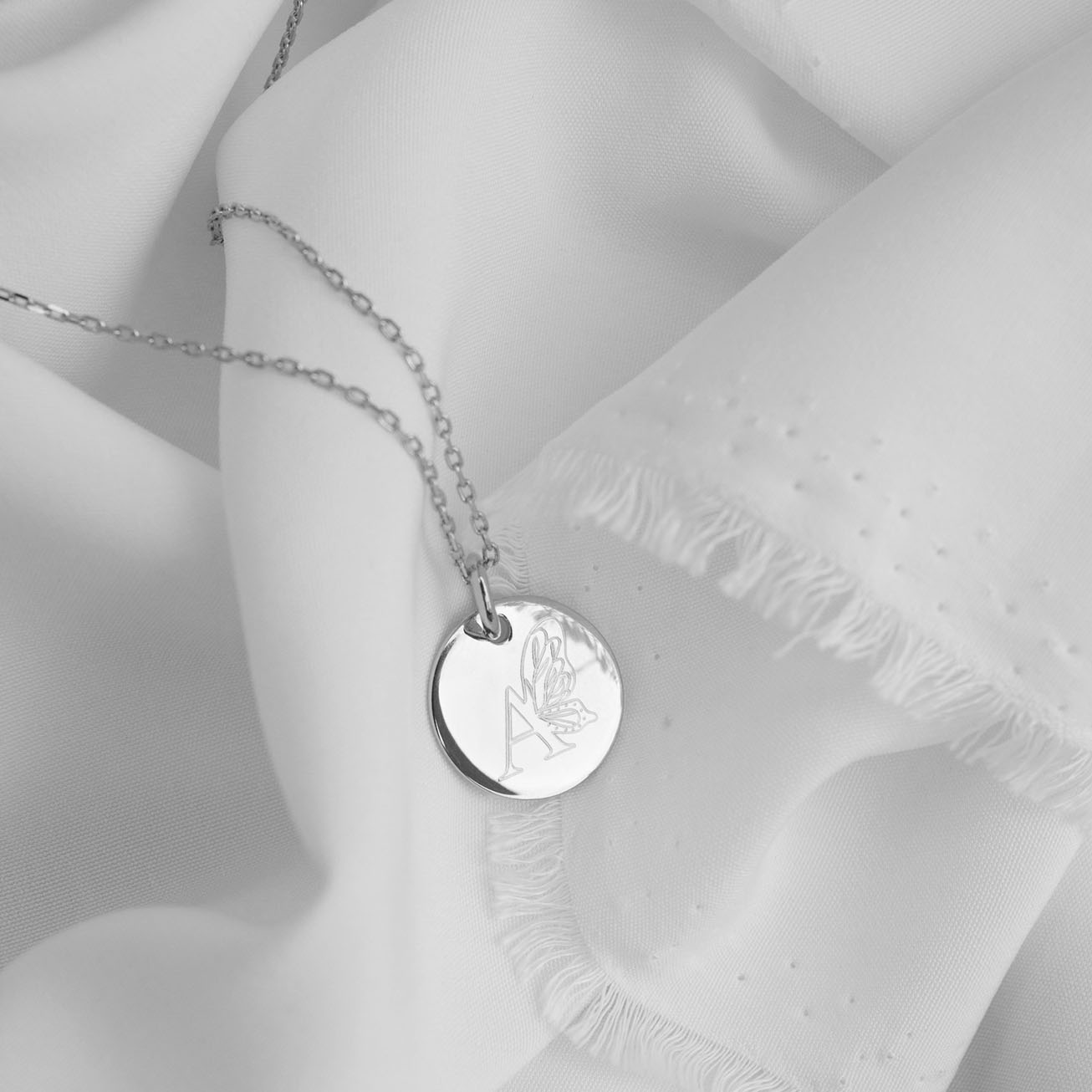 Collana battesimo personalizzata iniziale farfalla