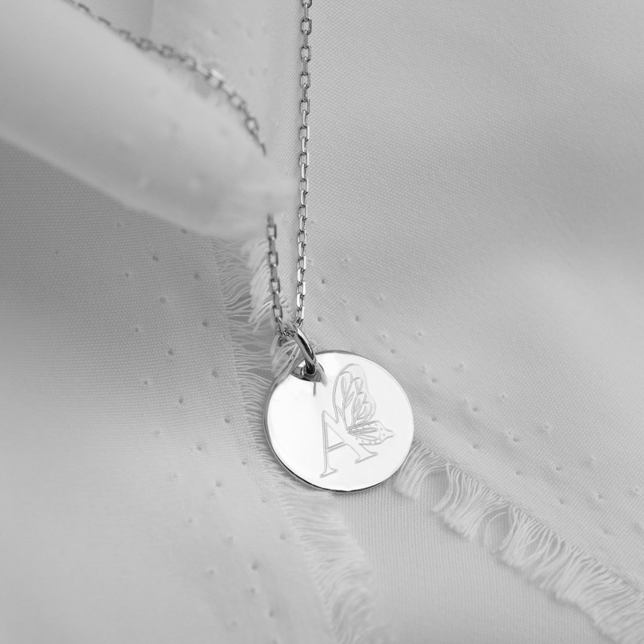 Collana battesimo personalizzata iniziale farfalla