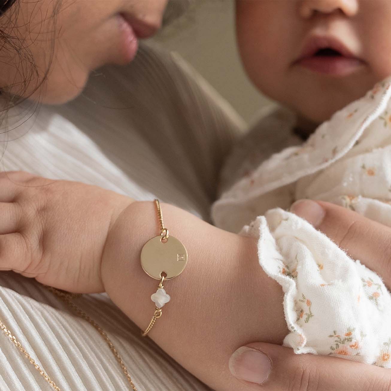 Bracciale battesimo personalizzato madreperla