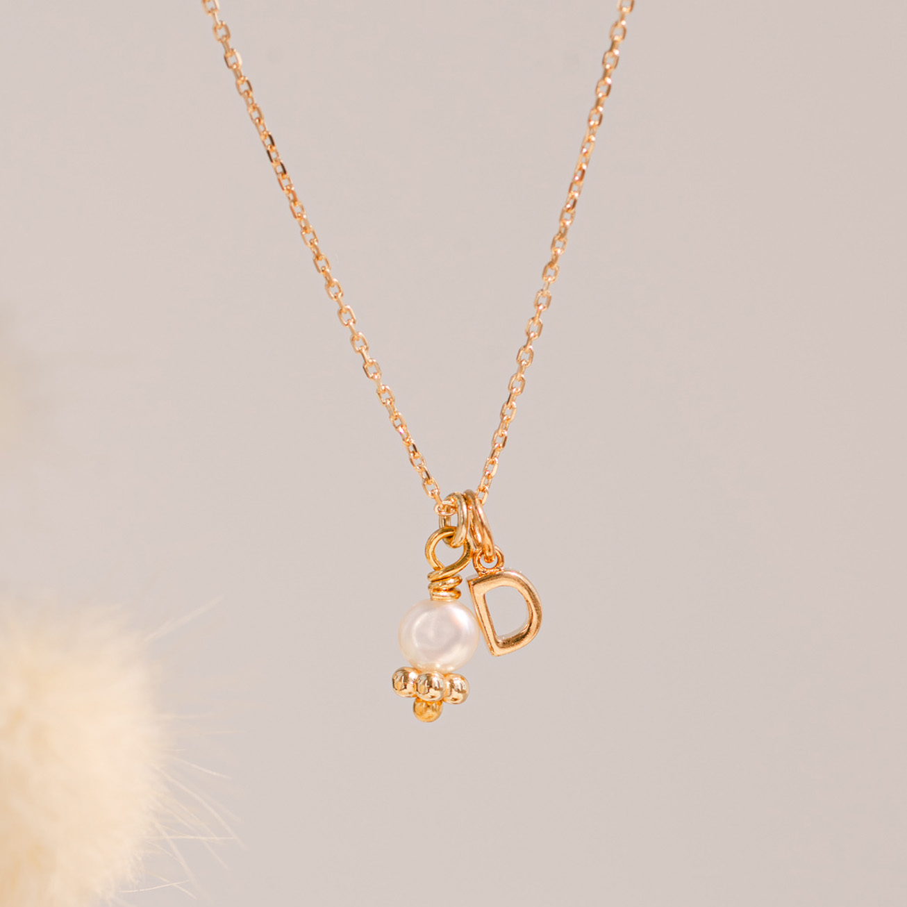 Collana perla coltivata iniziale placcata oro