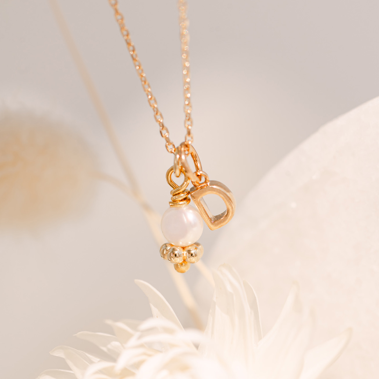 Collana perla coltivata iniziale placcata oro