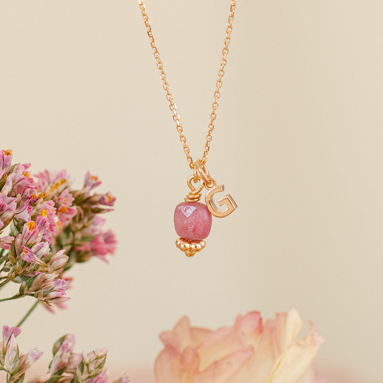 Collana personalizzata iniziale e rubino oro