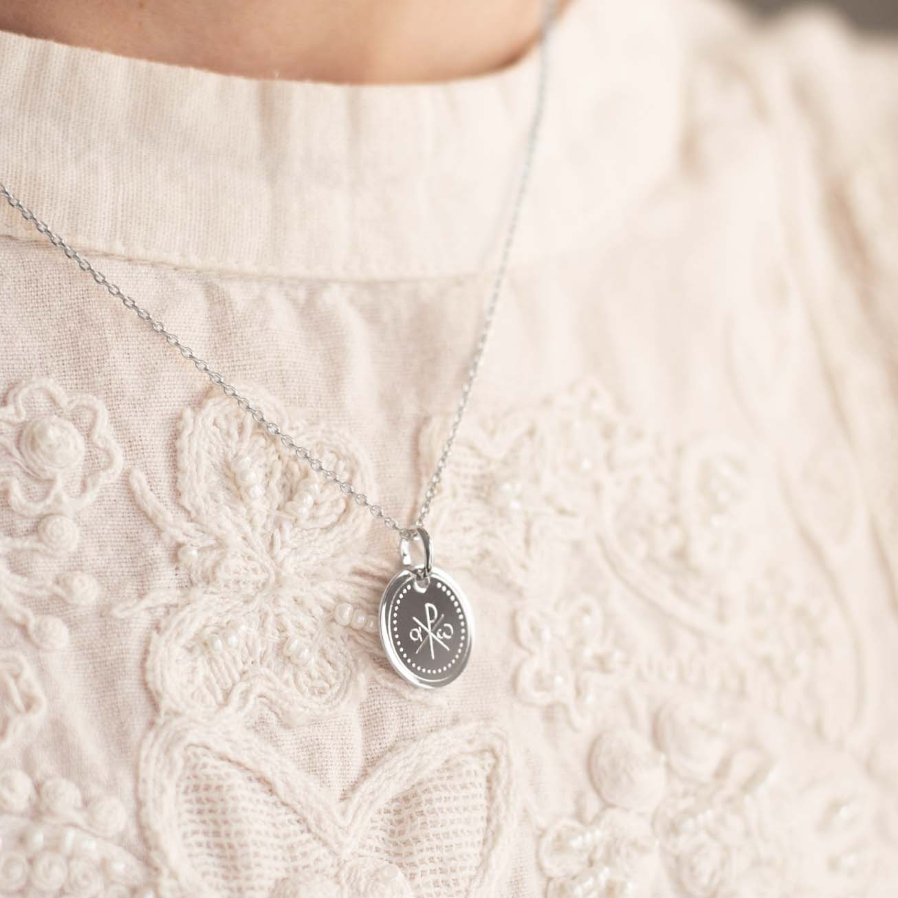 Collana battesimo personalizzata Crismon argento 9