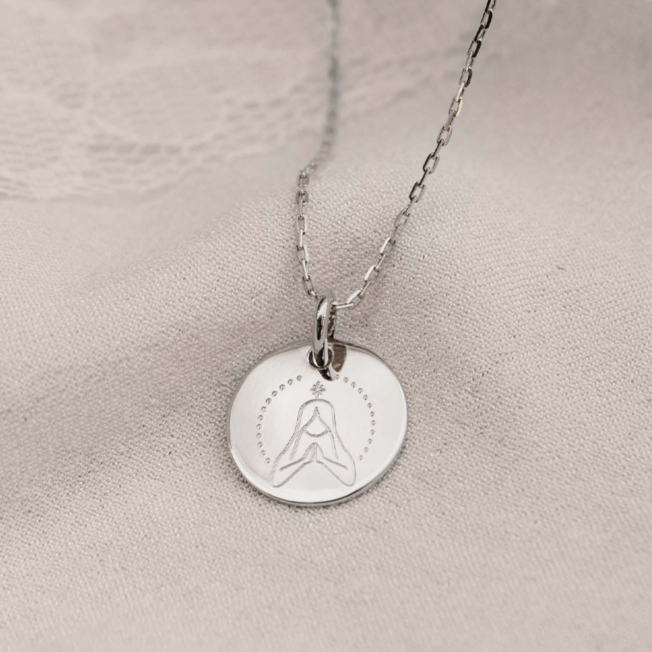 Collana battesimo personalizzata vergine amorevole