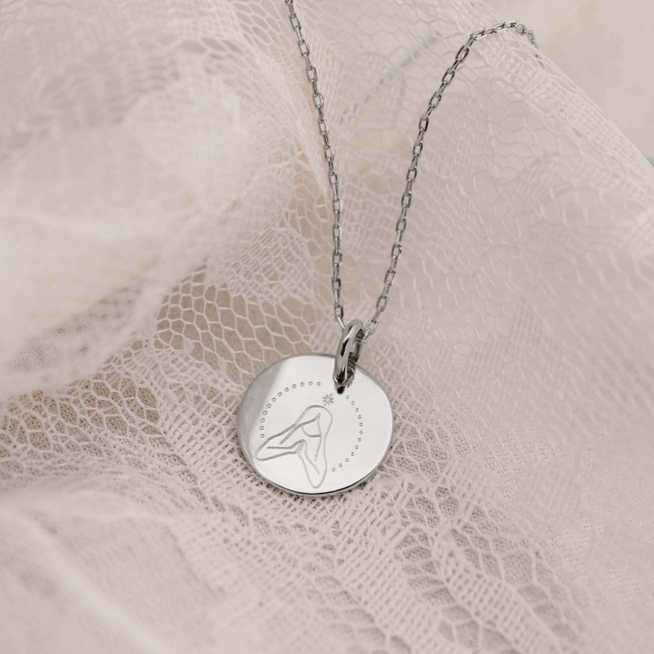 Collana battesimo personalizzata vergine amorevole