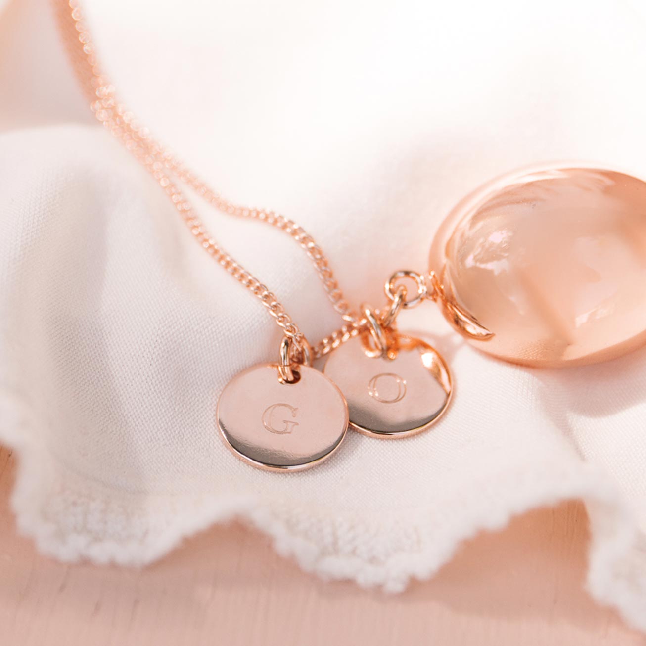 Chiama Angeli Uovo Isis Rosa