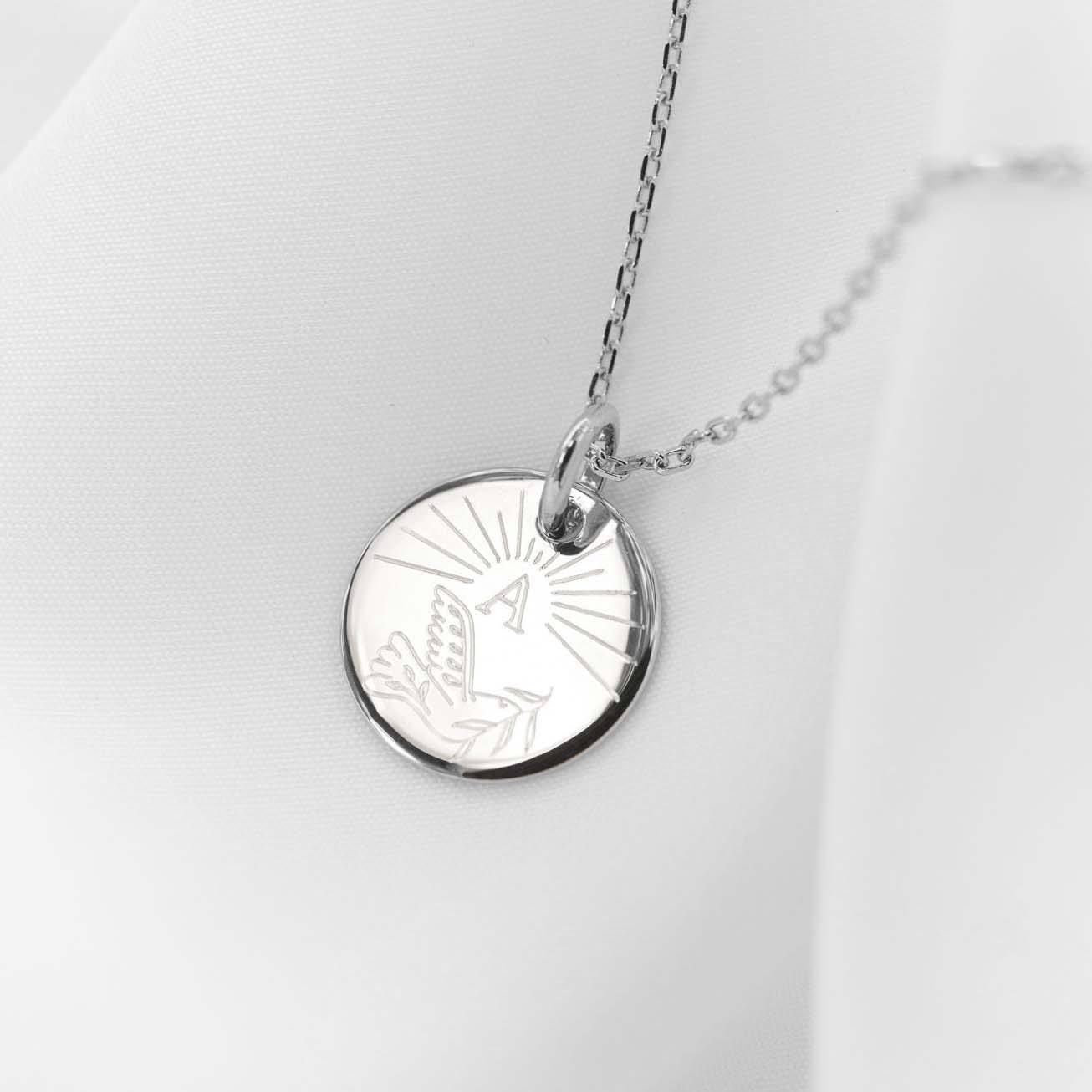 Collana di battesimo Colomba e luce personalizzata