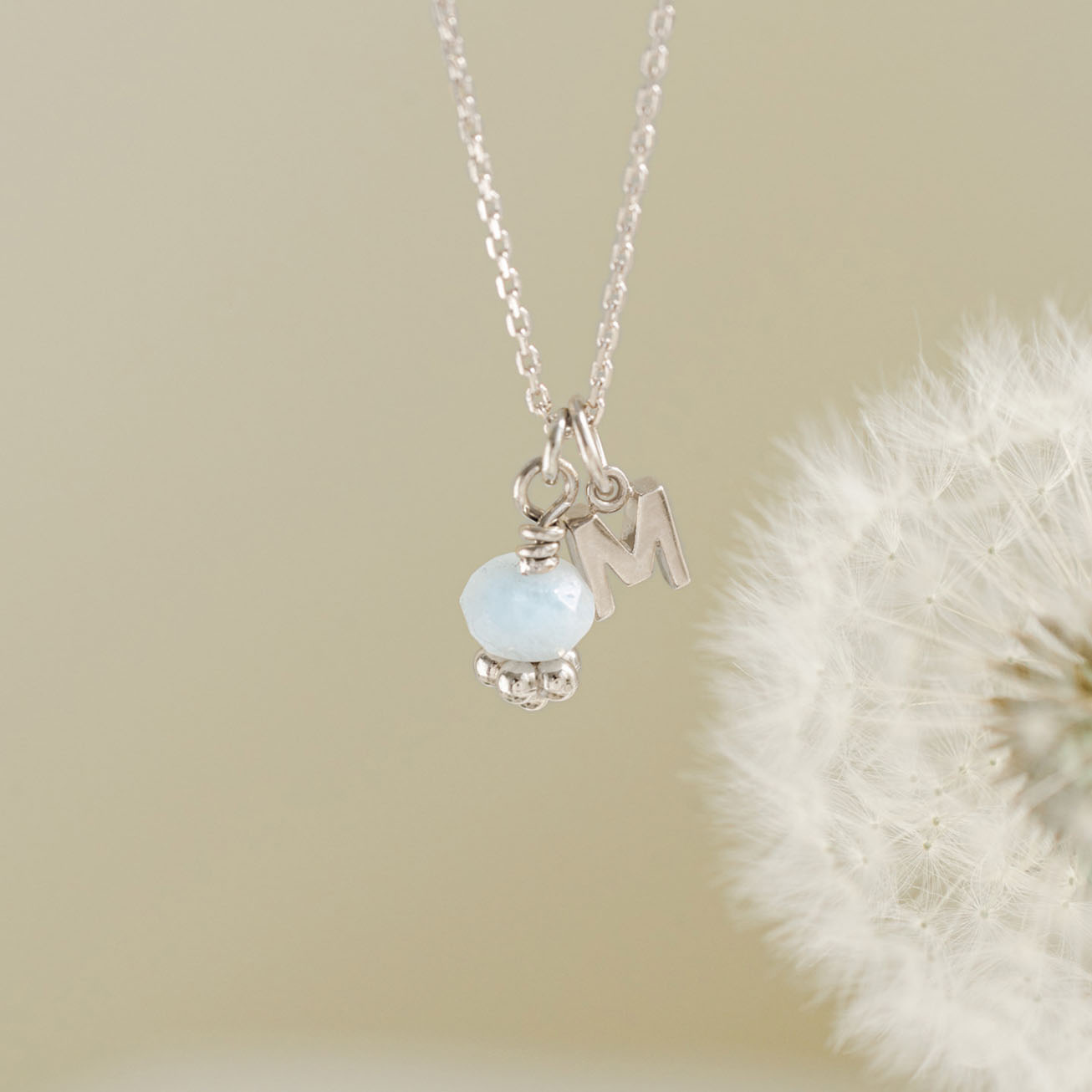 Collana iniziale e acquamarina argento massiccio