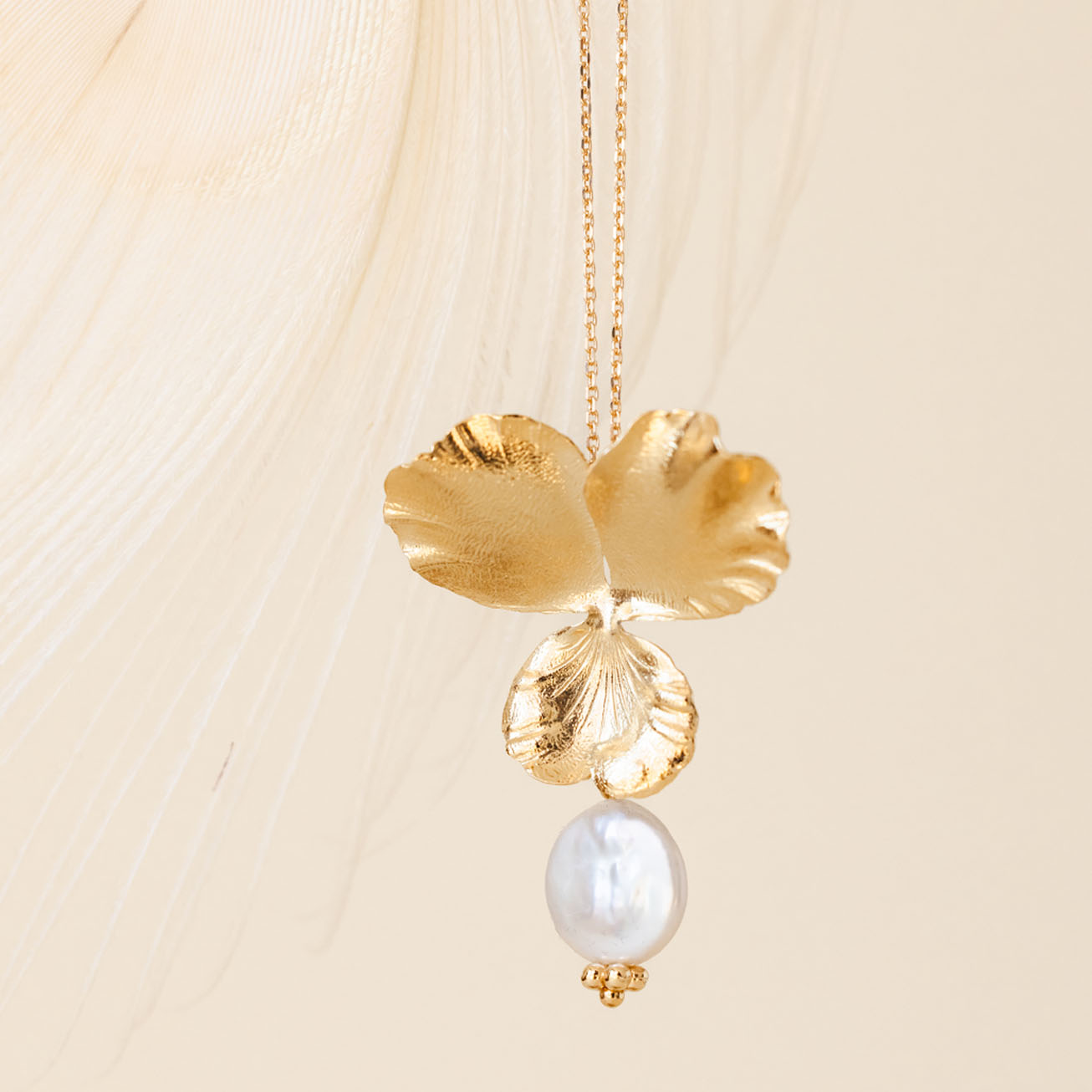 Collana viola del pensiero e perla