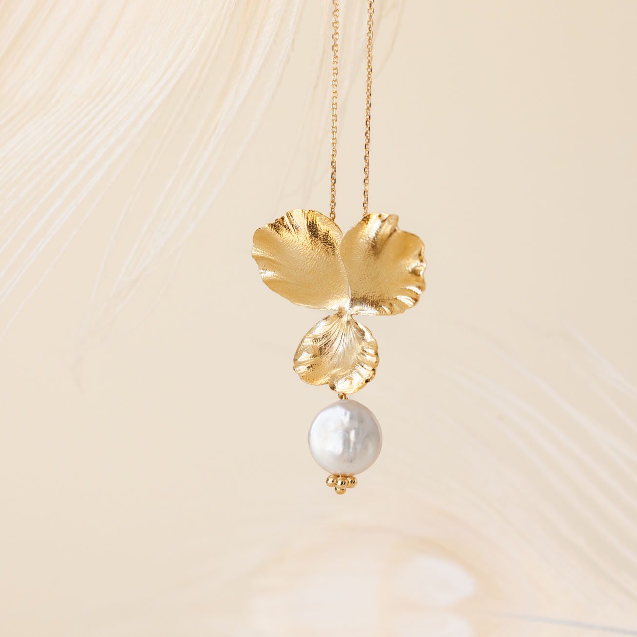 Collana viola del pensiero e perla