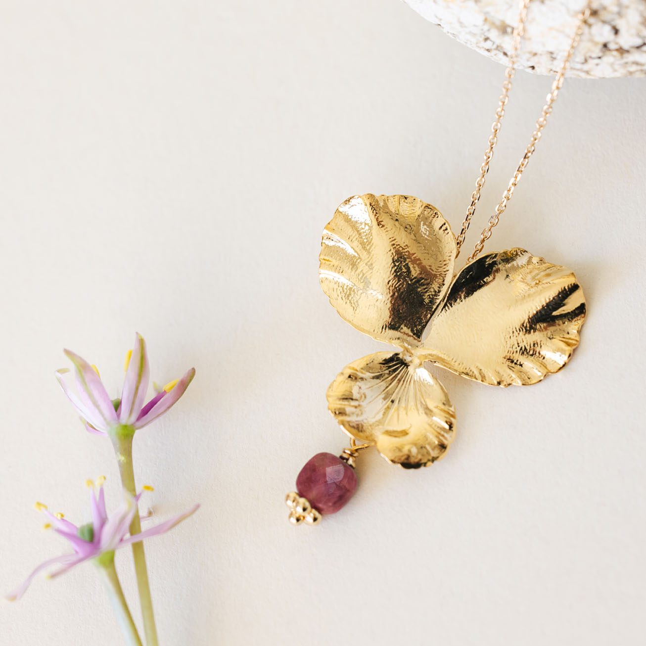 Collana viola del pensiero rubino