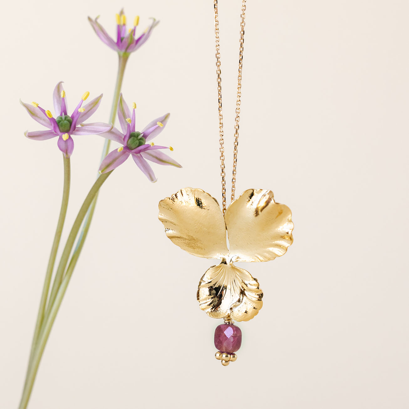 Collana viola del pensiero rubino