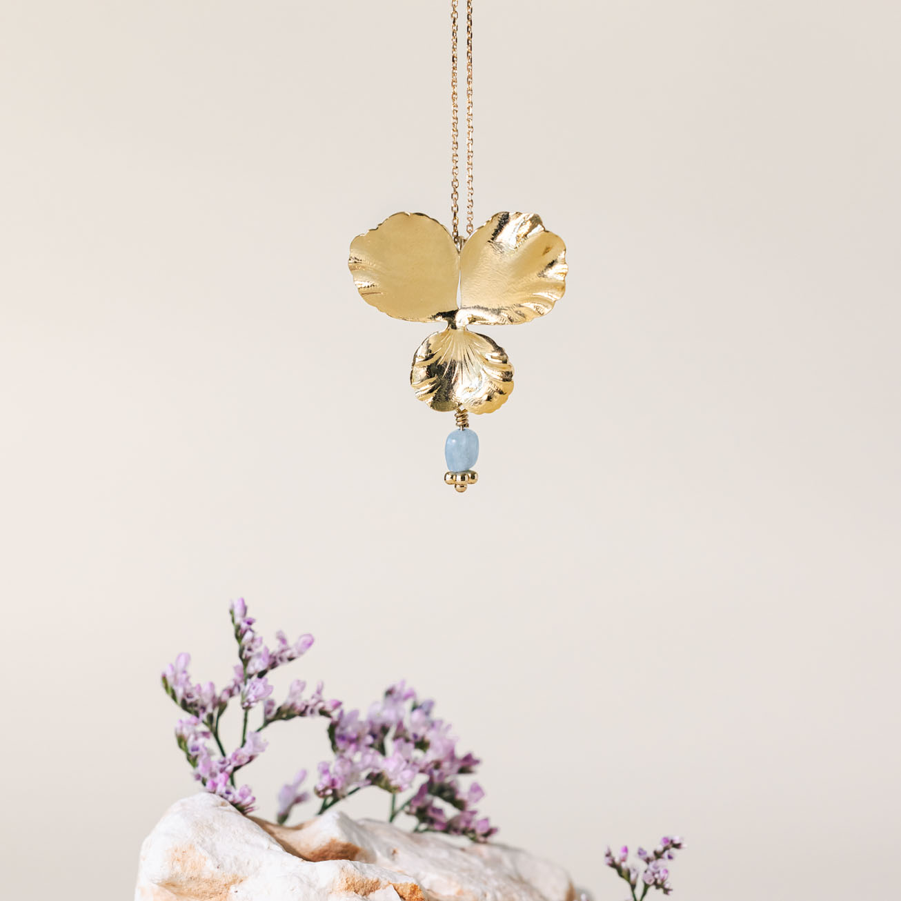 Collana viola del pensiero e acquamarina