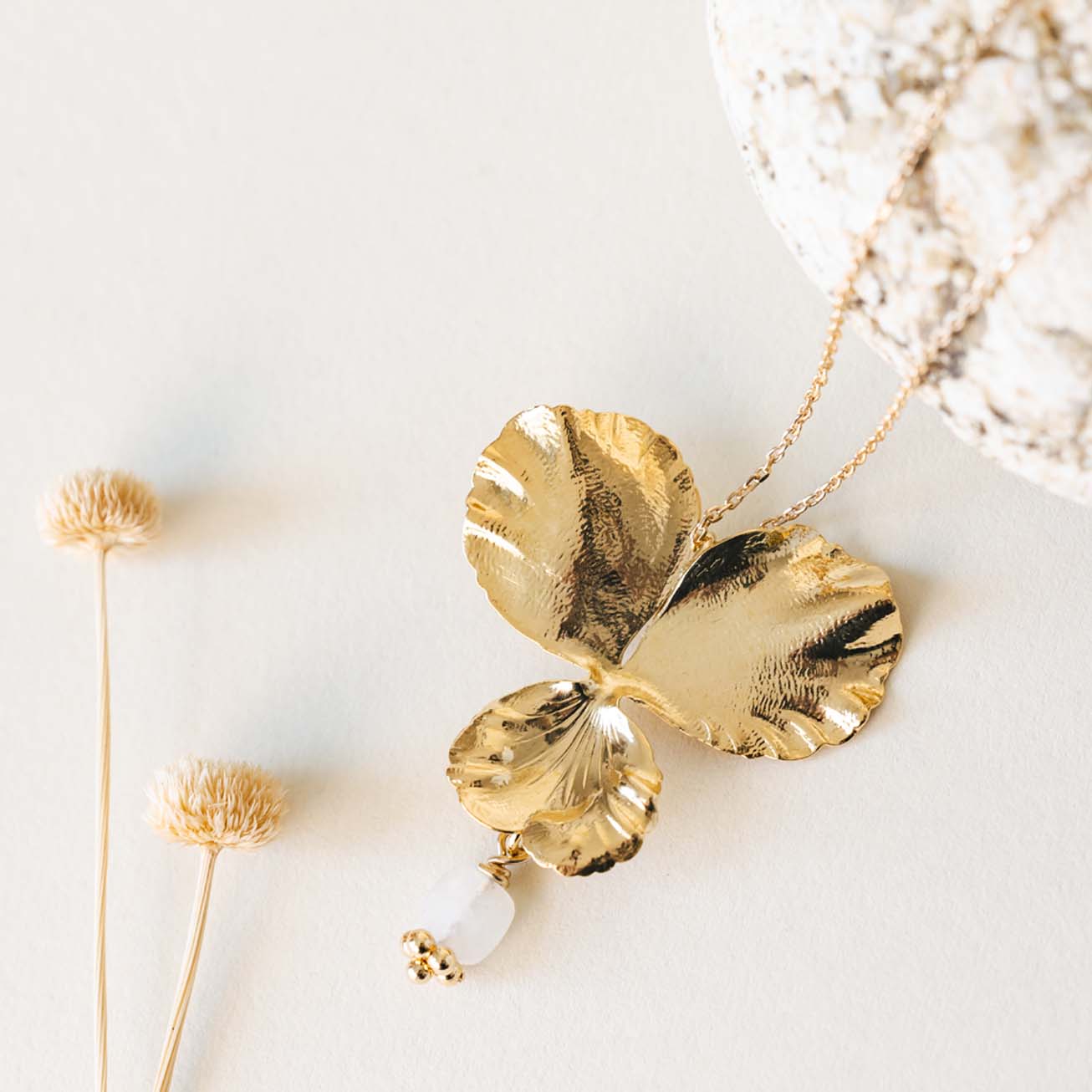 Collana viola del pensiero e pietra di luna