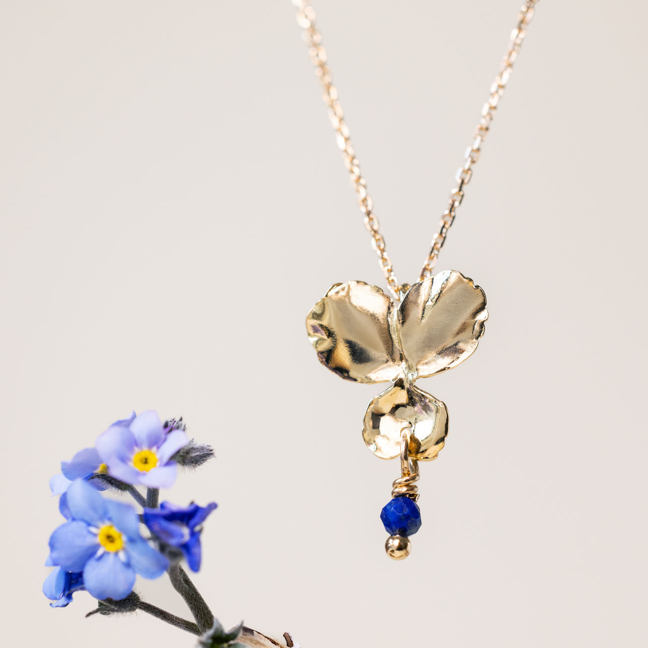 Collana viola del pensiero lapislazzuli